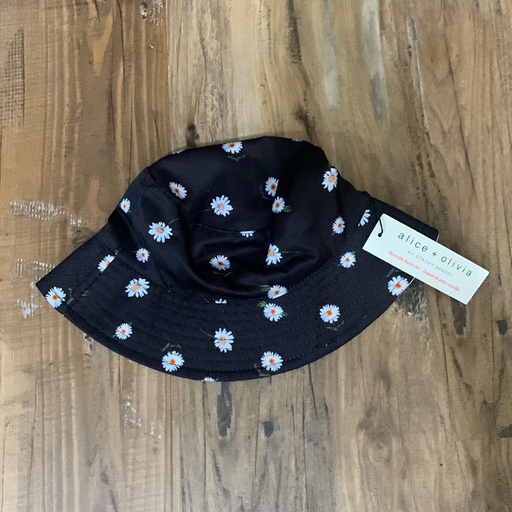 Alice + Olivia reversible bucket hat white + black and flowers